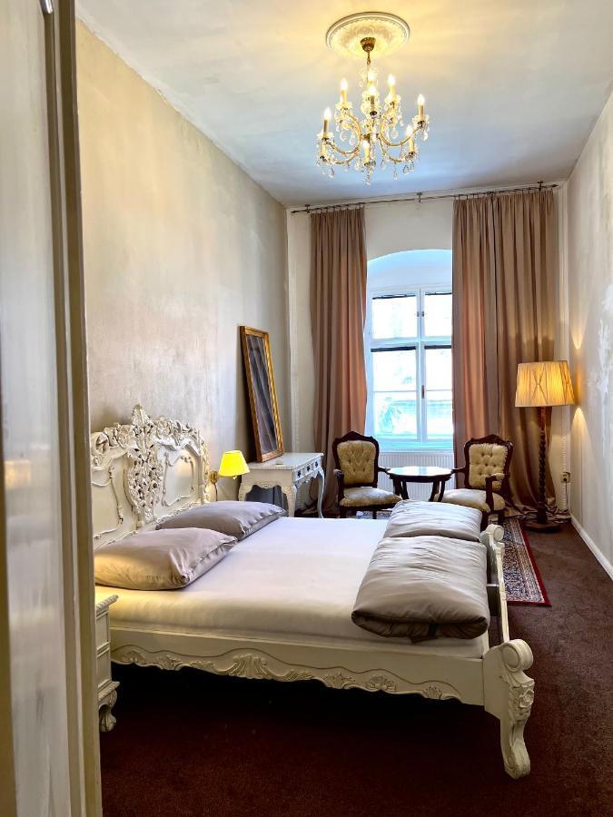 Csaky Palace Bratislava Apartment ภายนอก รูปภาพ
