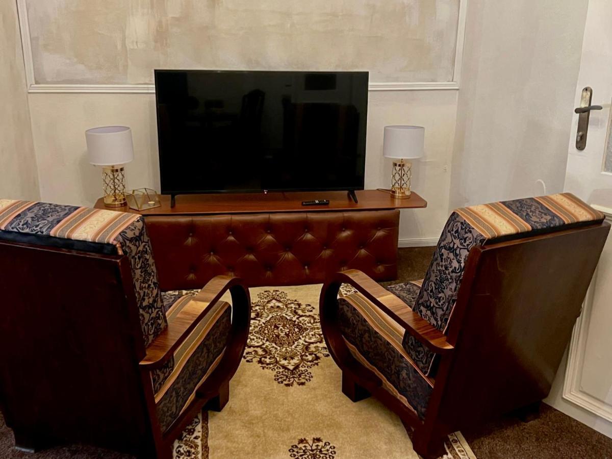Csaky Palace Bratislava Apartment ภายนอก รูปภาพ